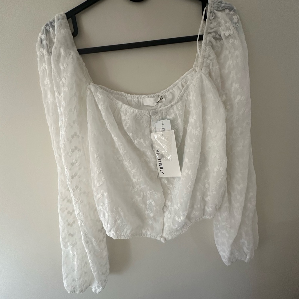 BNWT button detail blouse